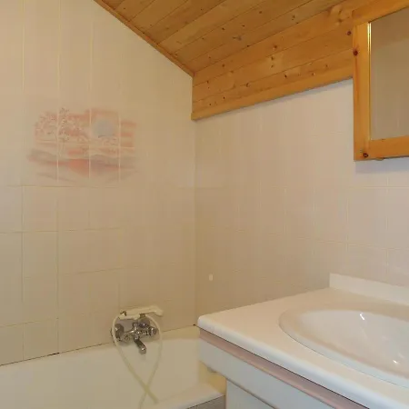 Mezzanine 61m², 6 Pers, Proche Centre Et Telecabine - - Fr-1-671-81