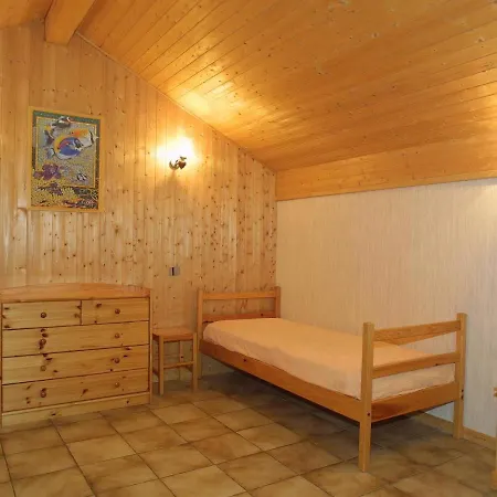 Mezzanine 61m², 6 Pers, Proche Centre Et Telecabine - - Fr-1-671-81 *
